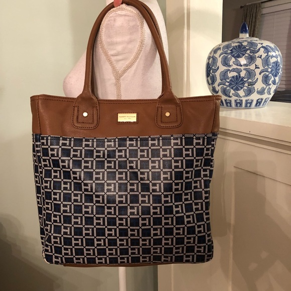 Tommy Hilfiger Handbags - Tommy Hilfiger Brown White Blue Purse Handbag